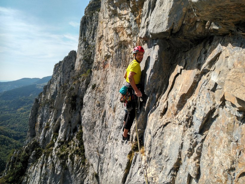 37436120465_37460f87dd_h